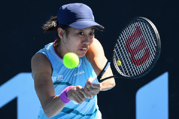 在压力下保 在压力下保